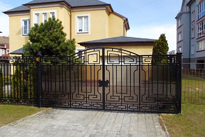 Берлинская 25